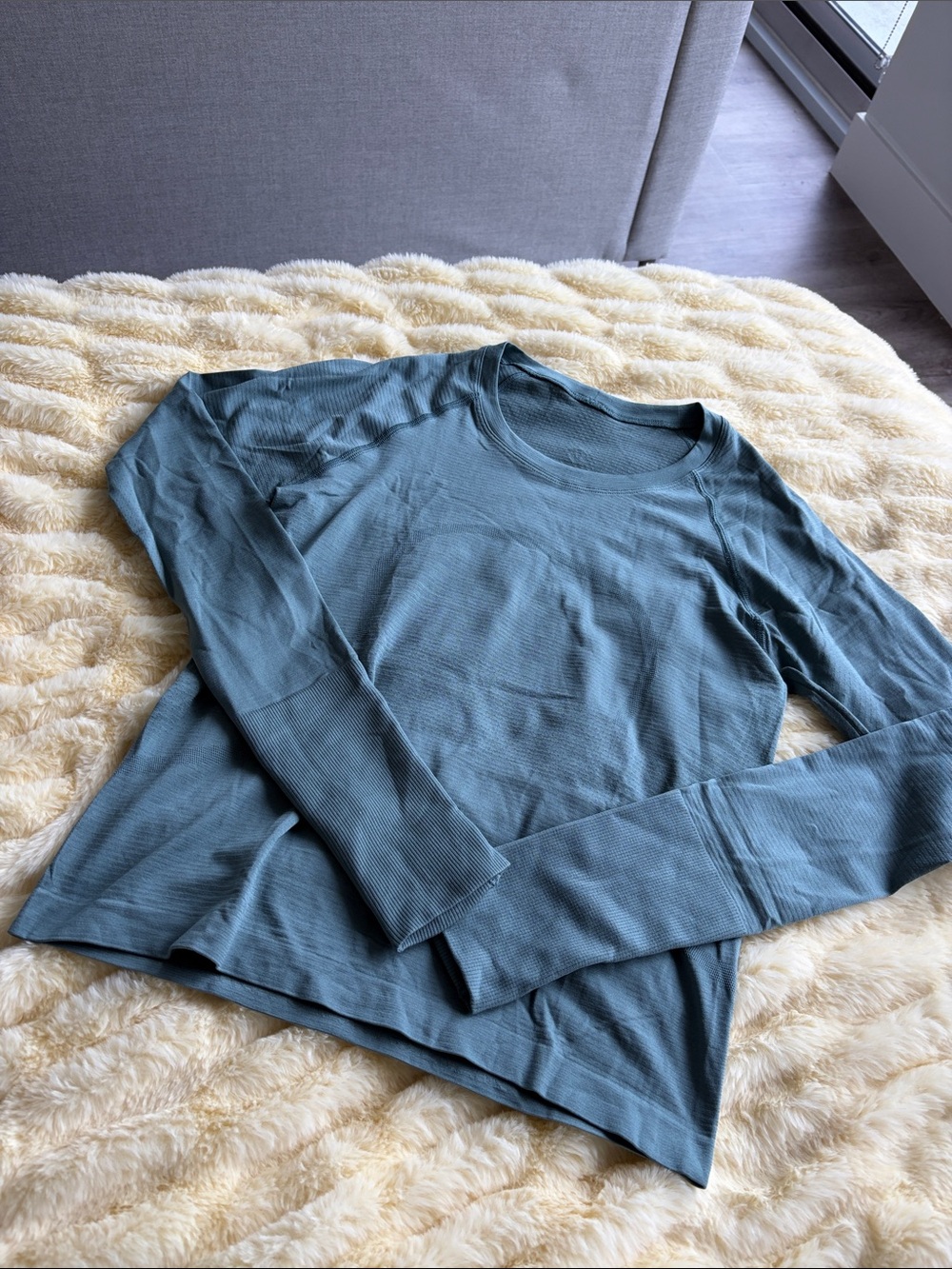 Lululemon long sleeve swiftly
